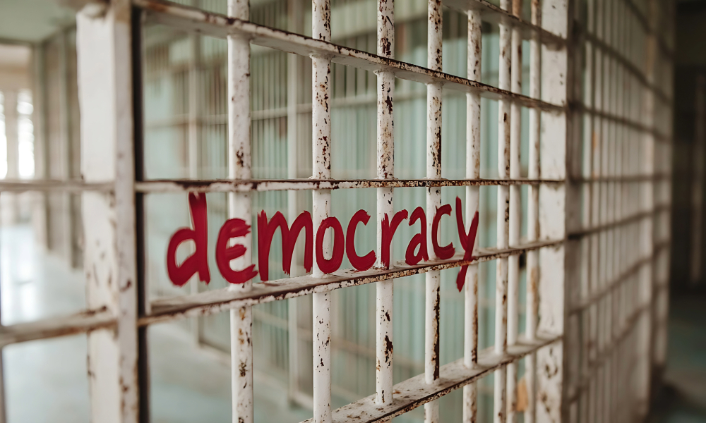 The Political Economy of Contemporary Populist Authoritarianism: The Examples of Poland, Serbia and Turkey