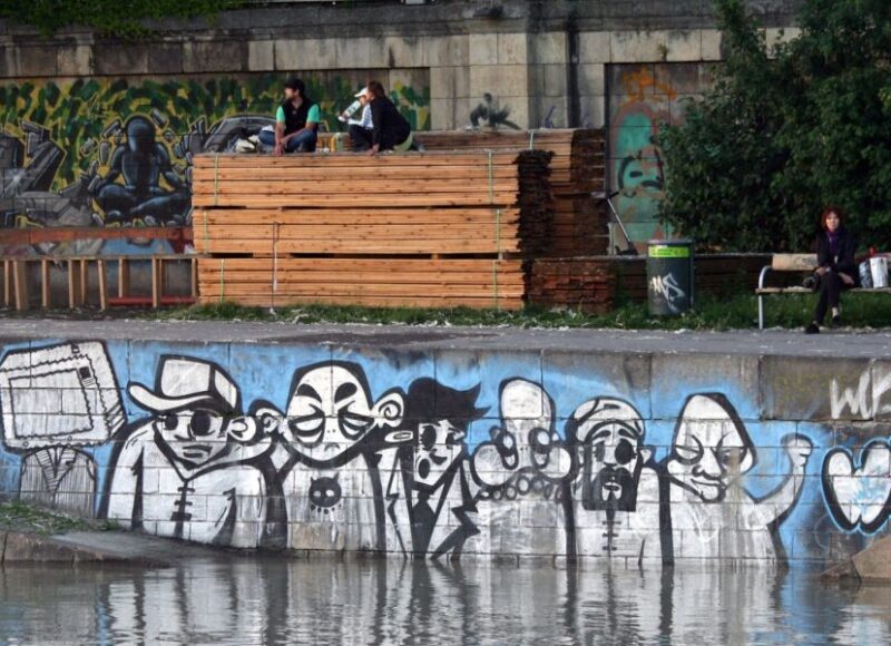 Neue postjugoslawische Diaspora in Österreich – Postmigrantische Perspektive und Pluralität statt der Politik mit der Angst 