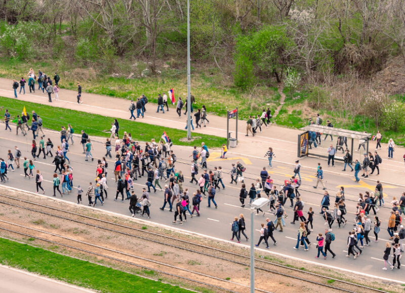 „Die Proteste könnten diesmal die Demokratie in Serbien erneuern“